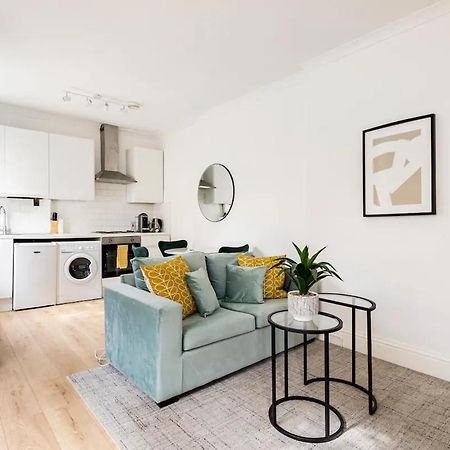 Stylish One Bedroom Apartment In Greater London Exterior foto