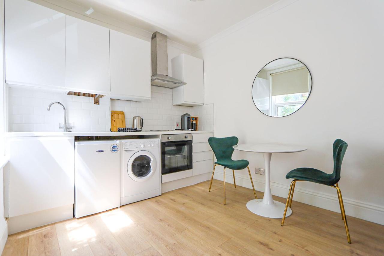 Stylish One Bedroom Apartment In Greater London Exterior foto