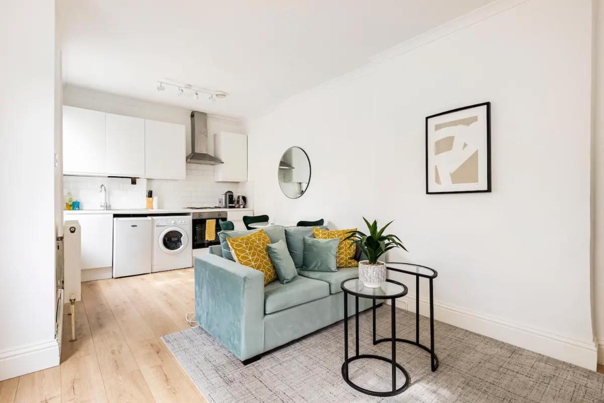 Stylish One Bedroom Apartment In Greater London Exterior foto