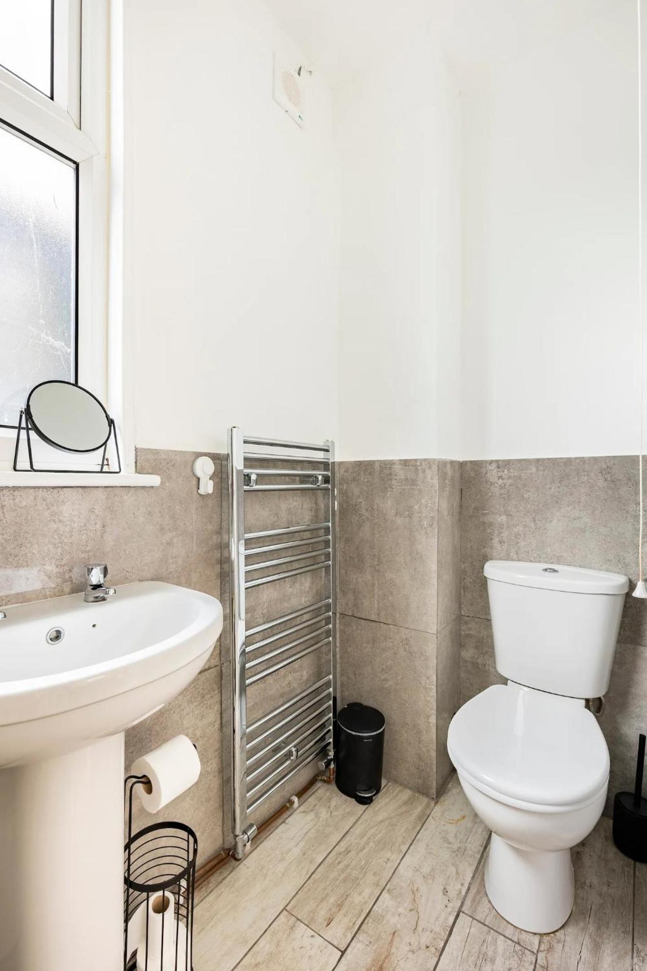 Stylish One Bedroom Apartment In Greater London Exterior foto